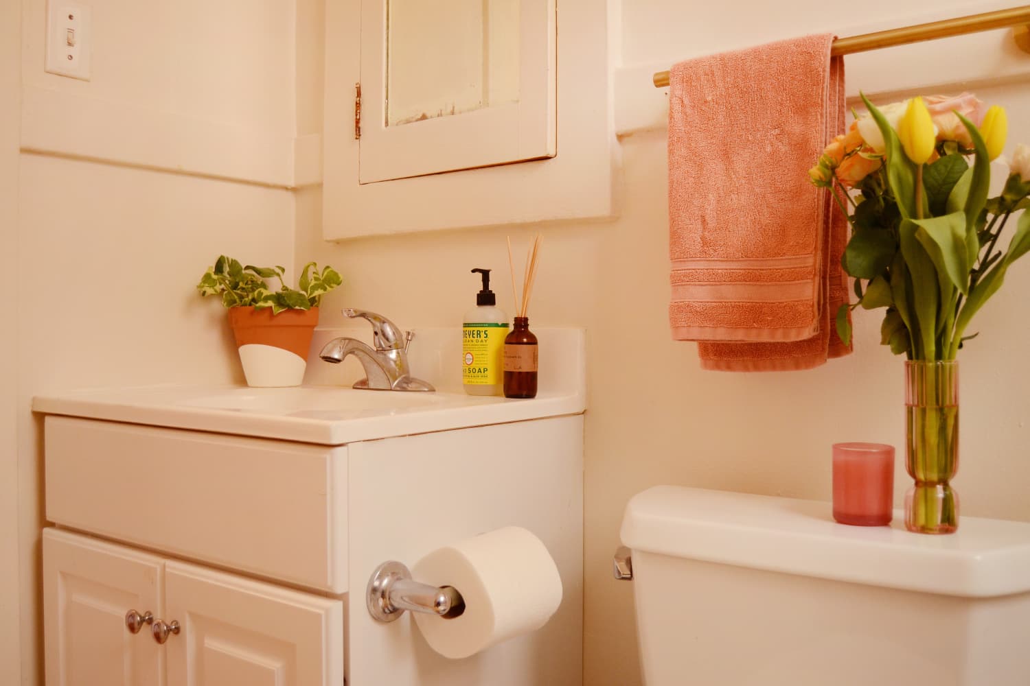 This Amazon Storage Cabinet Keeps Your Bathroom Organized, And It's ...